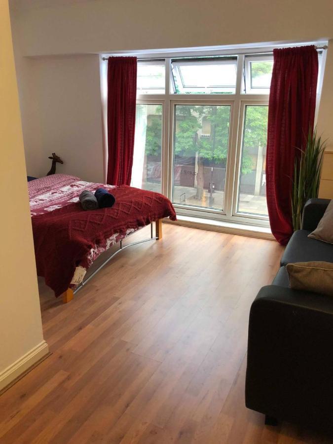 Commercial City Rooms Лондон Екстер'єр фото